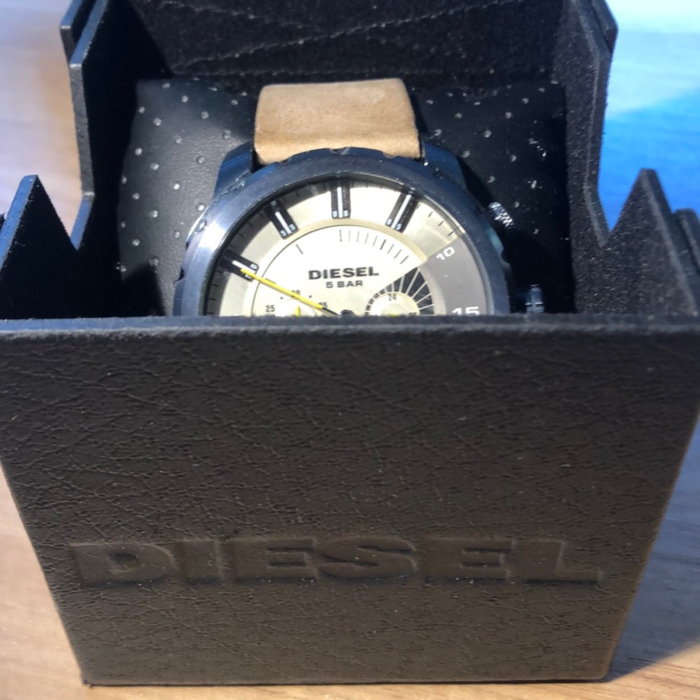 Diesel Watch - Picture 2 of 3